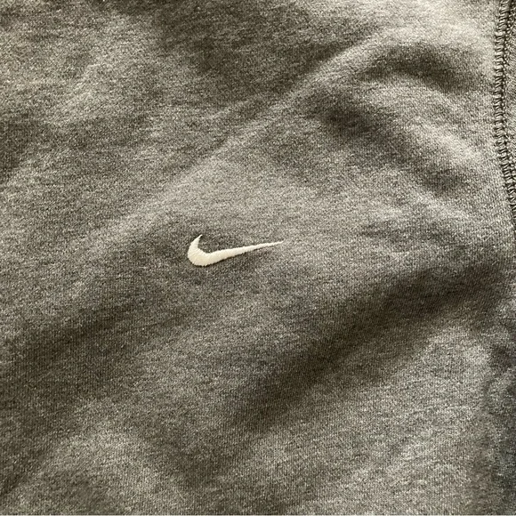 SOLD Vintage 90s Nike Crewneck Sweater Size Medium - Picture 3 of 5